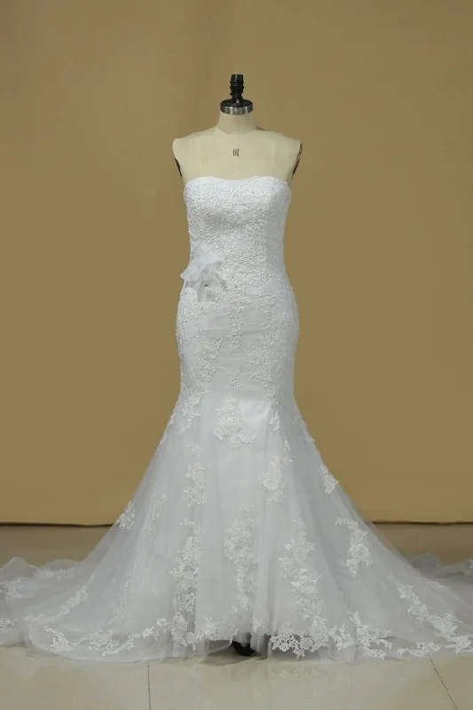 2024 Strapless Mermaid/Trumpet Wedding Dress With Applique P1D1Q8RA Lace Sleeveless Dress