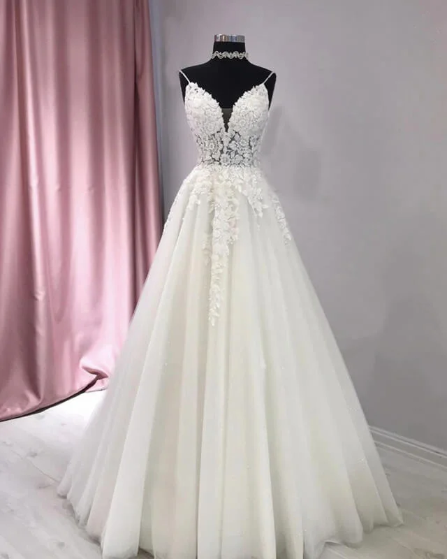 A-line Tulle Wedding Dress V-neck Appliques Floral Lace Wedding